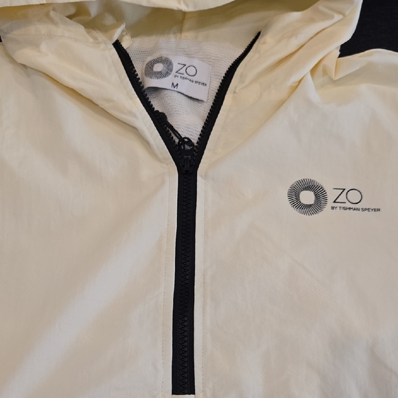 ZO by Tishman Speyer Medium Creamy Yellow Hooded Pullover Windbreaker - Picture 8 of 13